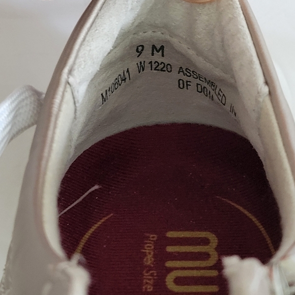 New Munro Emmie Wedge Sneaker Synthetic & Leather Size 9 US - Picture 7 of 7